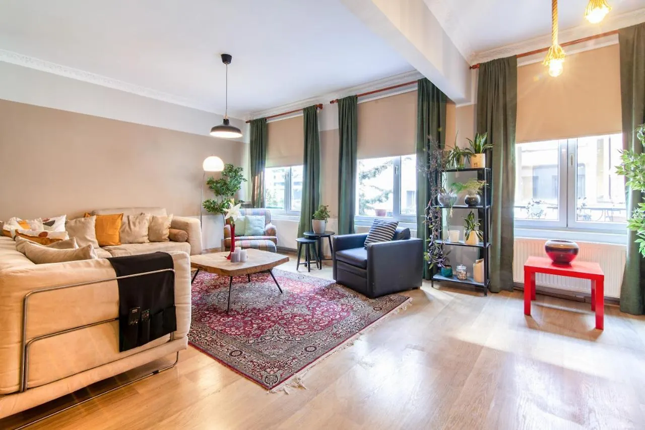 Vibrant Flat With Balcony In Sisli Apartment Istanbul